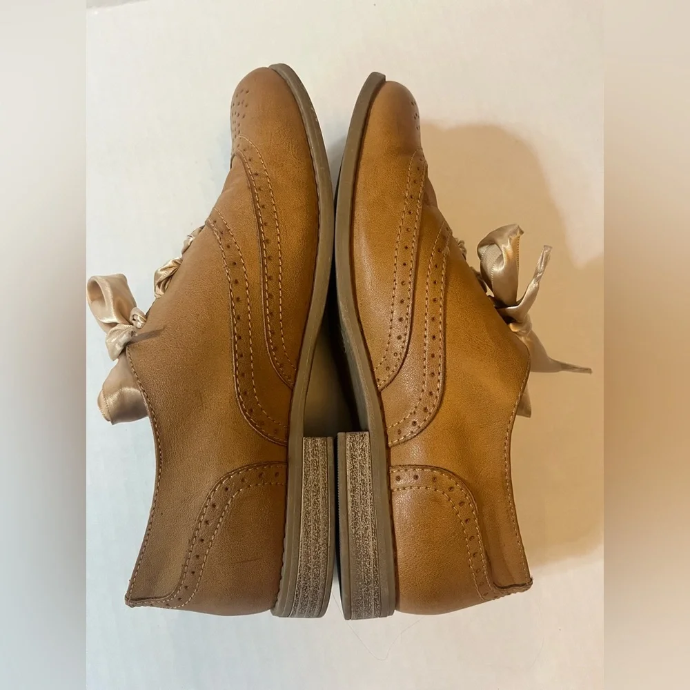 White Mountain Leather Wing Tip Oxford Shoes SZ 7.5